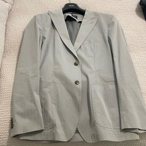Hugo Boss 42R Sport Coat. Light Grey Cotton Blend, Two Button.